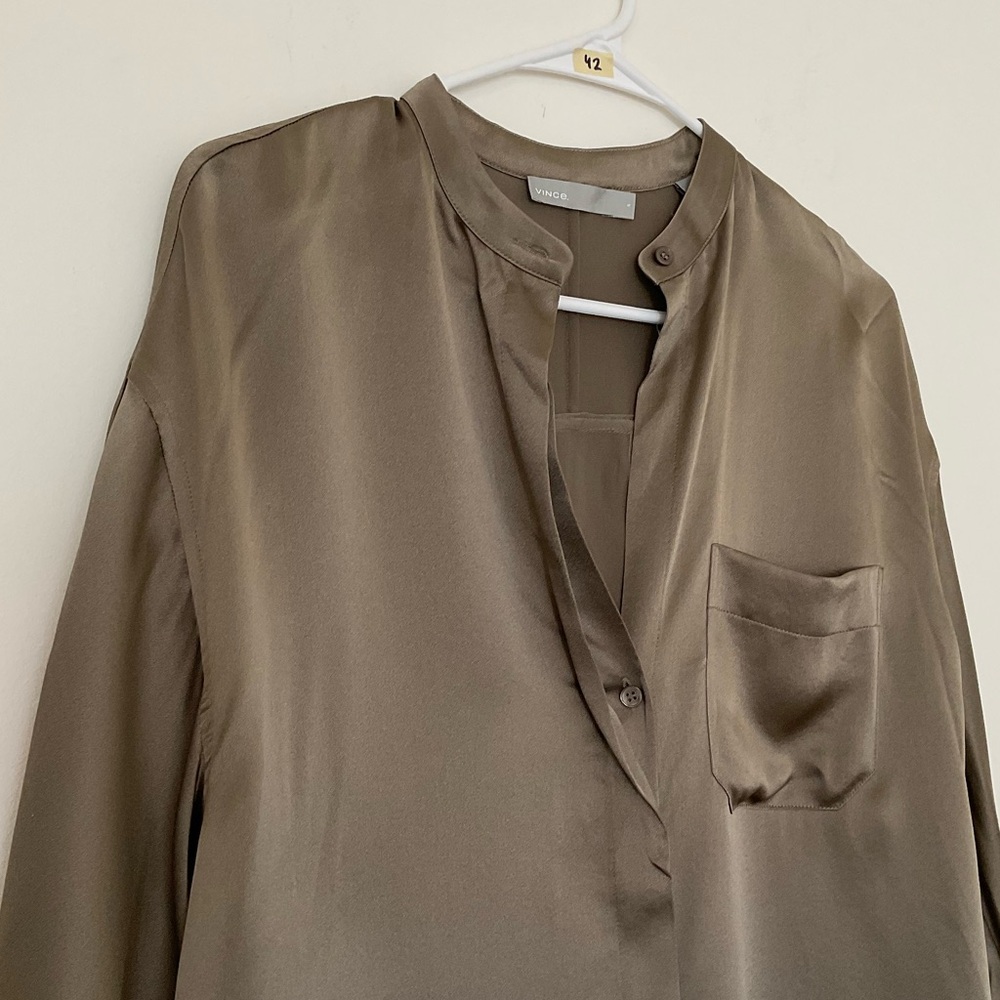 Vince 100% Silk Satin Blouse Olive Green Small Classic Office Luxury - Picture 3 of 6